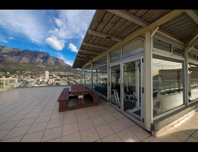 2 BEDROOM APARTMENT FOR SALE IN CAPE TOWN CITY CENTRE